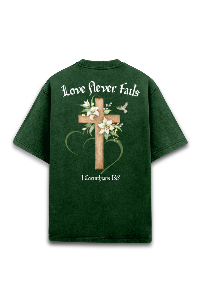 Love never fails, Acid washed Over sized t-shirt